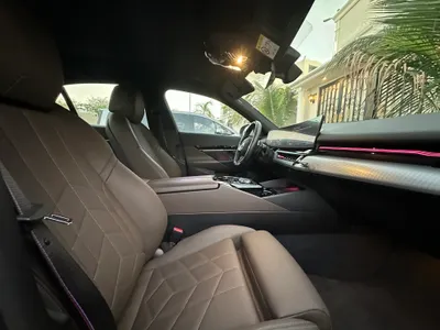 2024 بي ام دبليو الفئة الخامسة 520 أي