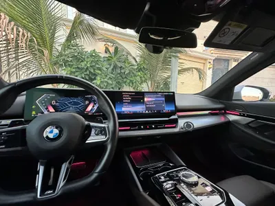 2024 بي ام دبليو الفئة الخامسة 520 أي