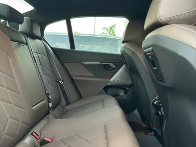 2024 بي ام دبليو الفئة الخامسة 520 أي