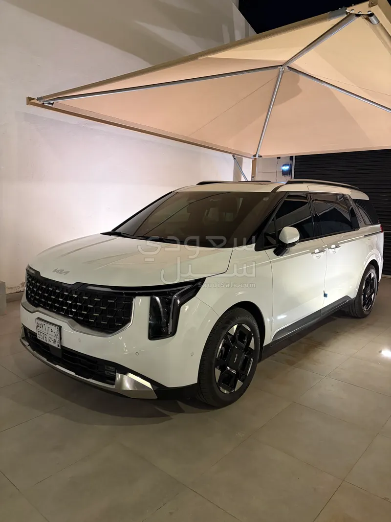 2025 كيا كارنفال