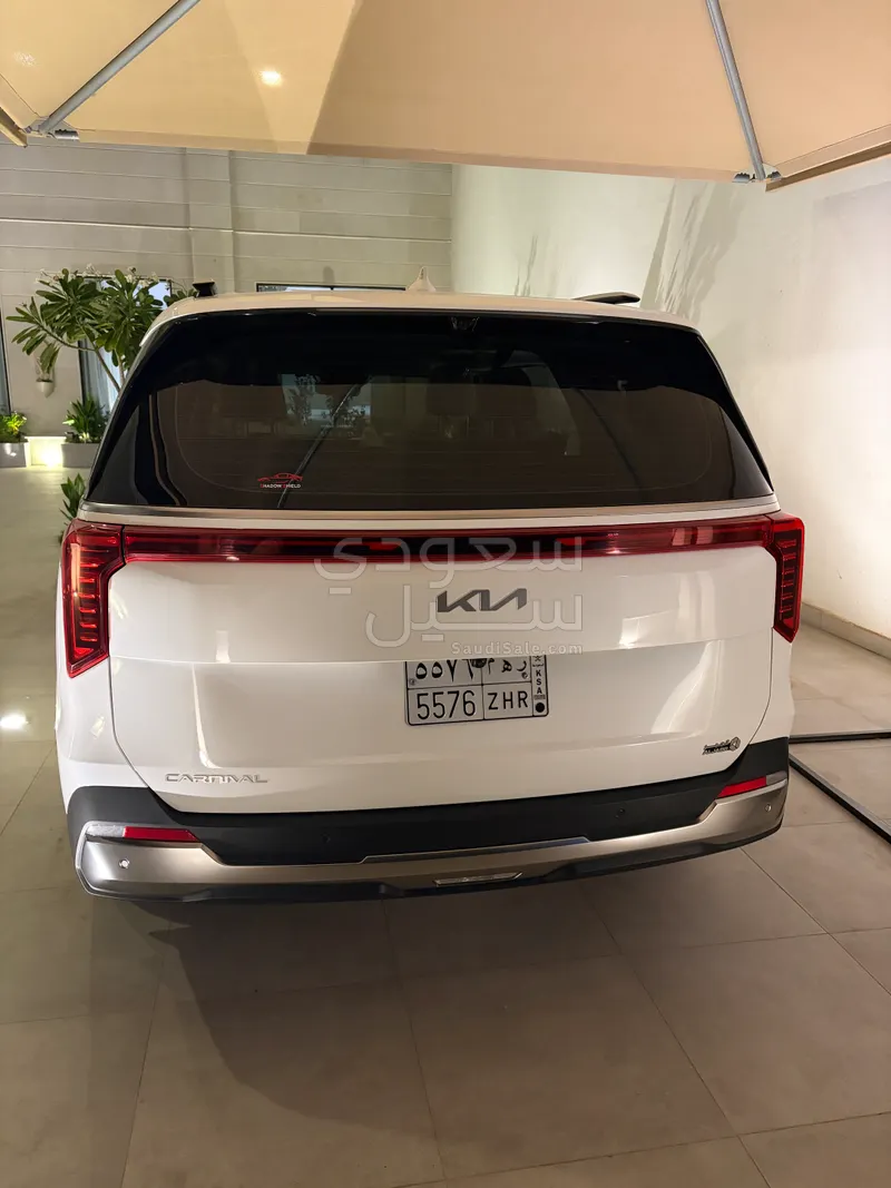 2025 كيا كارنفال