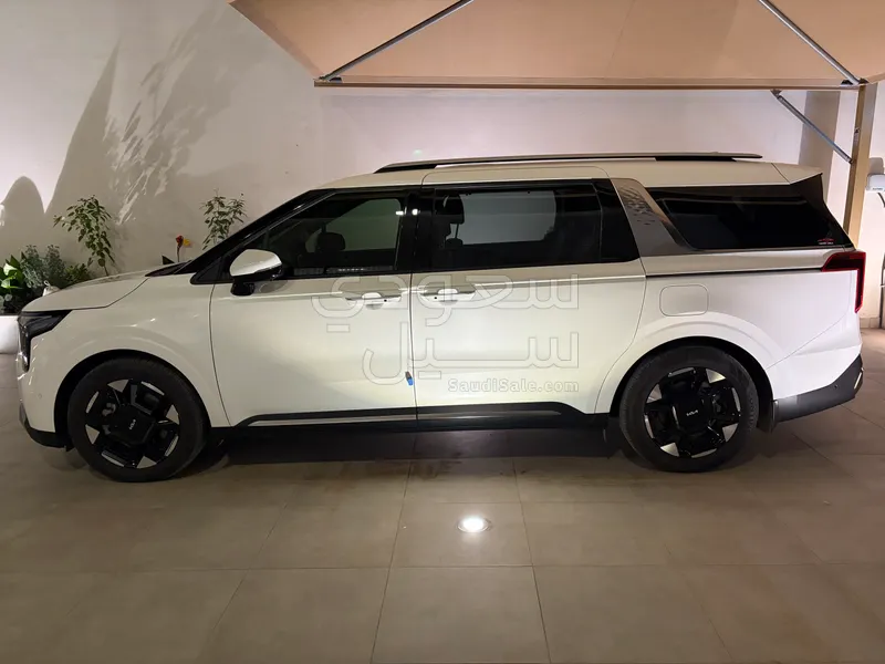 2025 كيا كارنفال