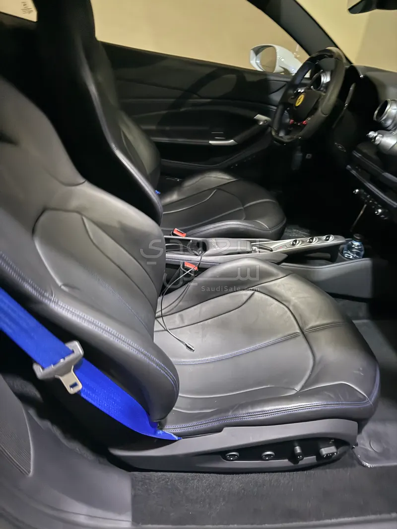 2021 فيراري اف 8 تريبوتو