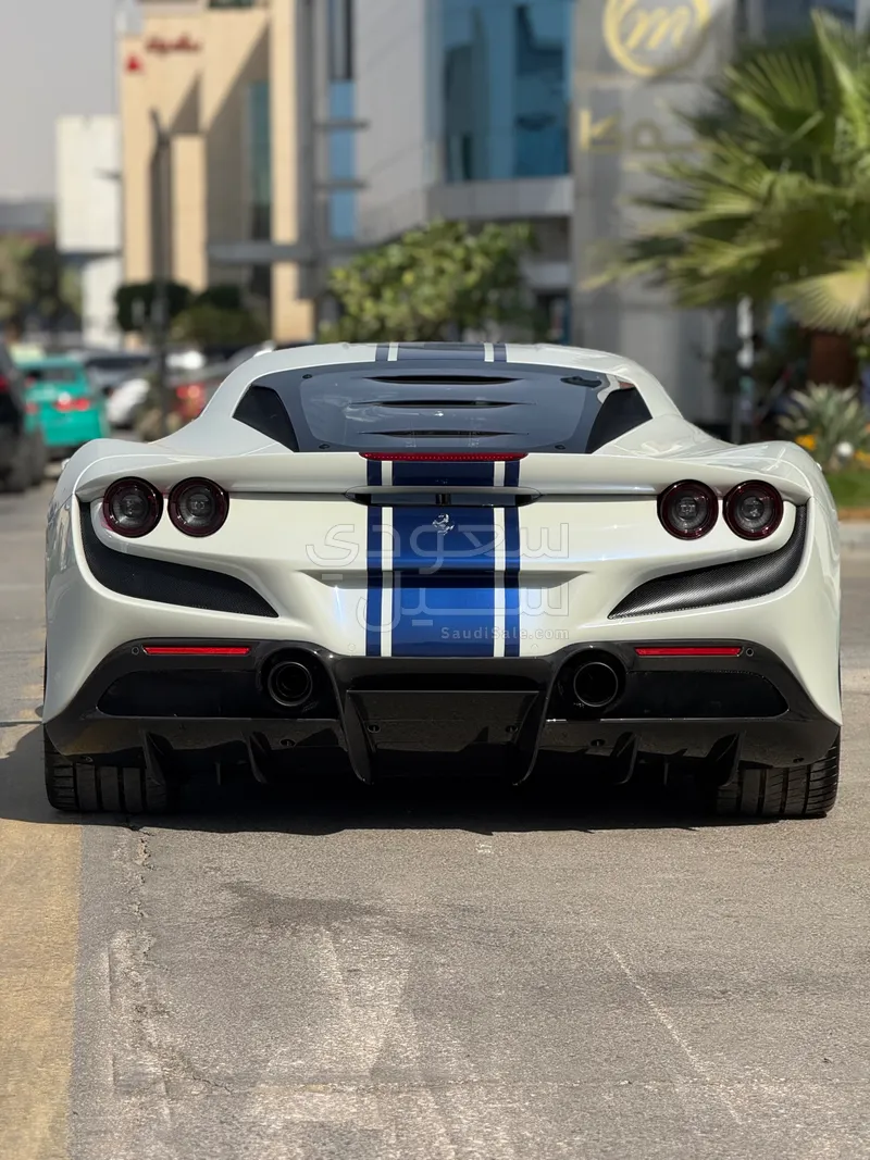 2021 فيراري اف 8 تريبوتو