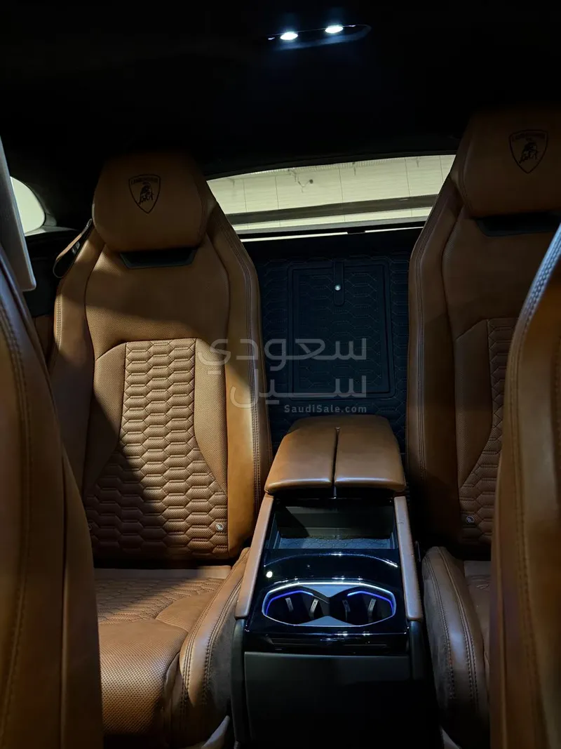 2020 لمبرجيني اوروس اس