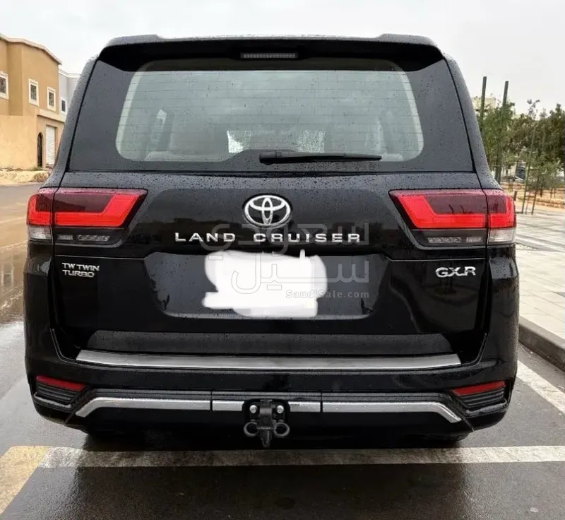 2024 تويوتا لاند كروزر جي اكس ار 3