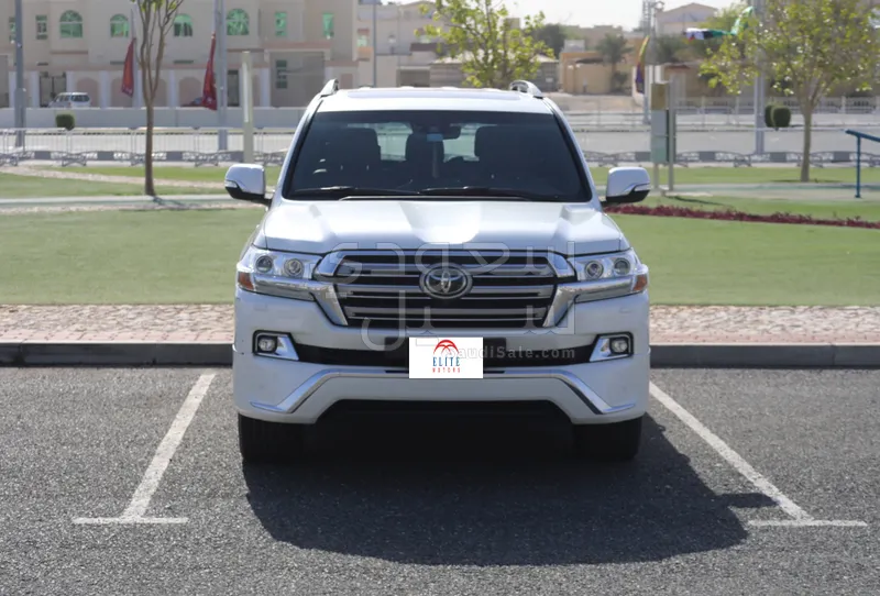 2017 تويوتا لاند كروزر في اكس  اس