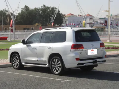 2017 تويوتا لاند كروزر في اكس  اس