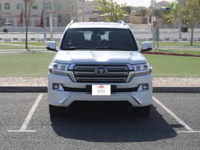 2017 تويوتا لاند كروزر في اكس  اس