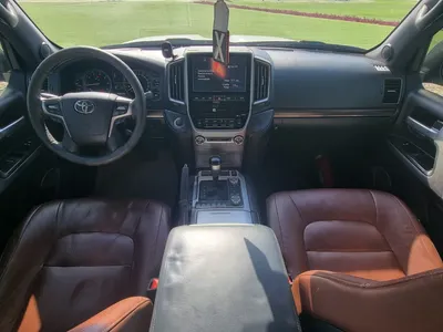 2017 تويوتا لاند كروزر في اكس  اس