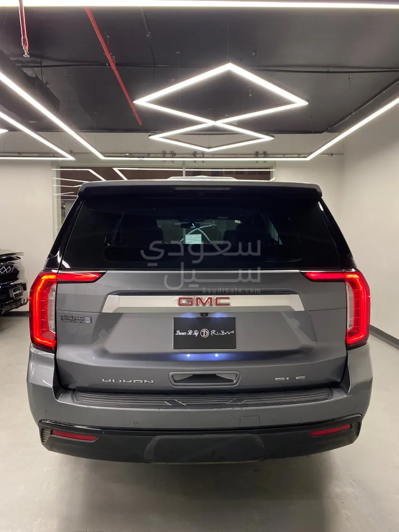 2022 جي ام سي يوكون اس ال اي