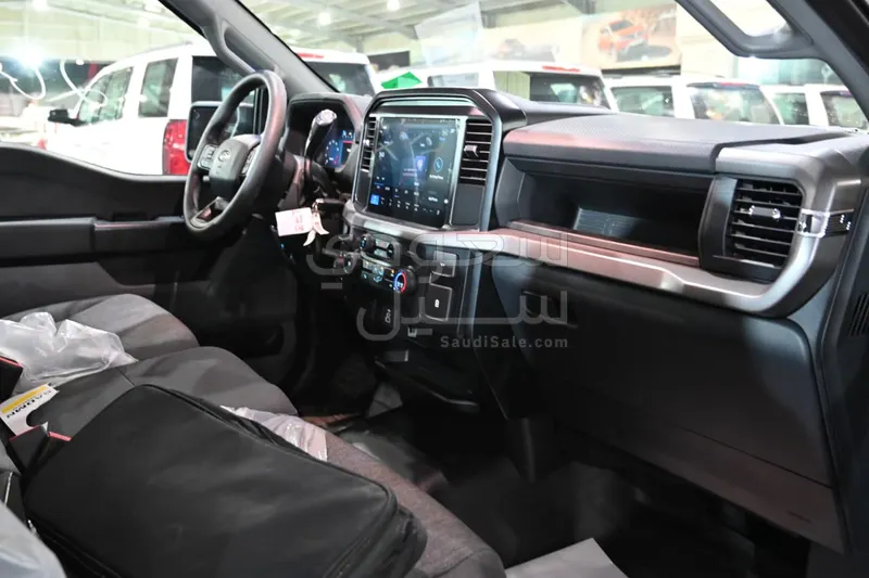 2025 فورد اف 150