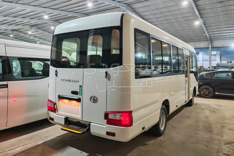 2025 تويوتا كوستر