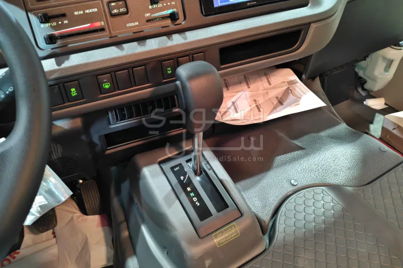 2025 تويوتا كوستر