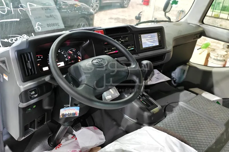 2025 تويوتا كوستر