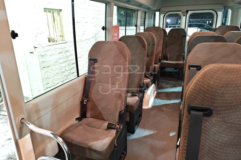 2025 تويوتا كوستر