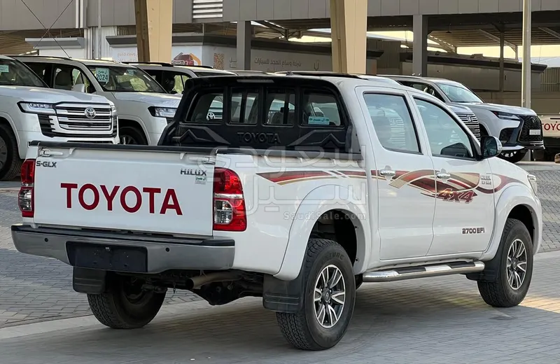 2014 تويوتا هاي لوكس غمارتين