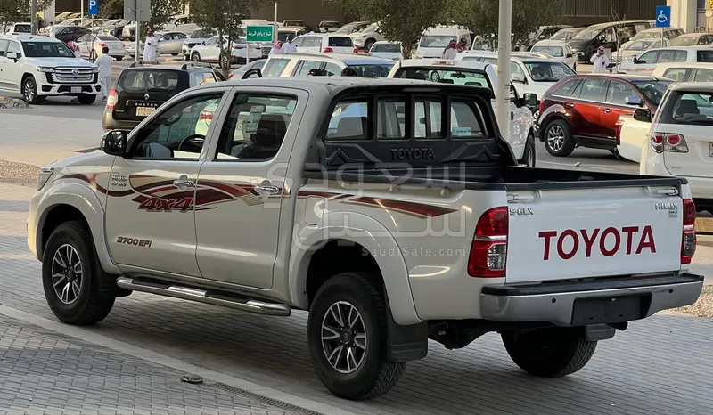 2014 تويوتا هاي لوكس غمارتين