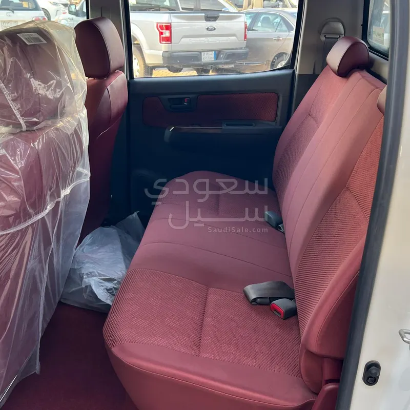 2014 تويوتا هاي لوكس غمارتين