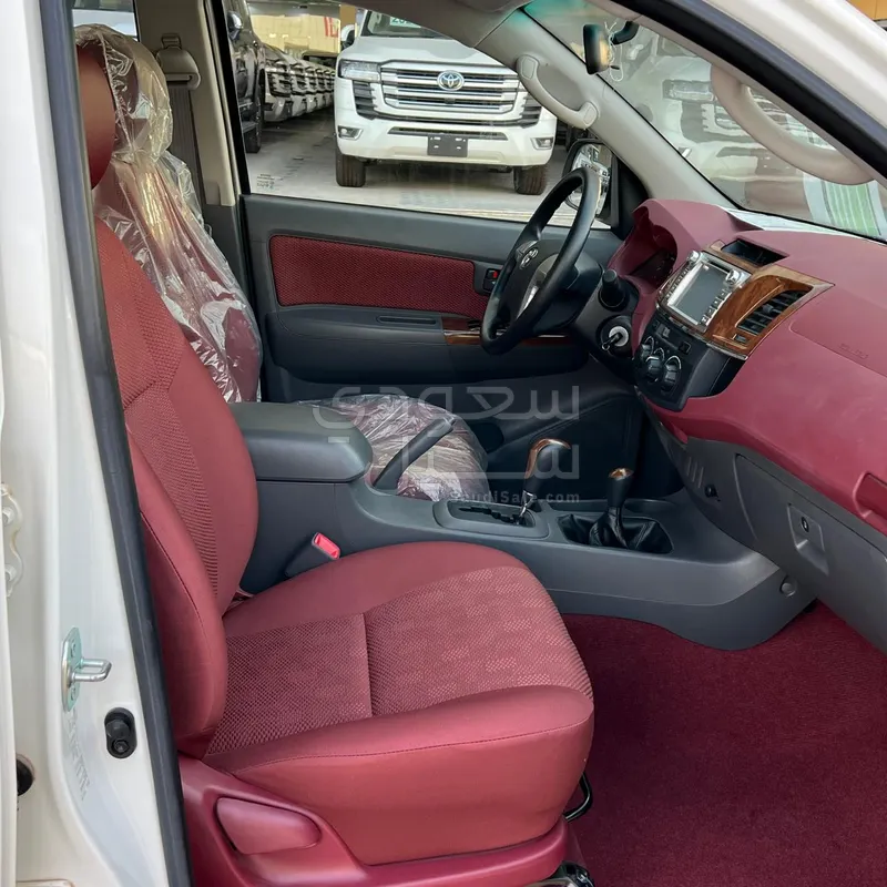 2014 تويوتا هاي لوكس غمارتين