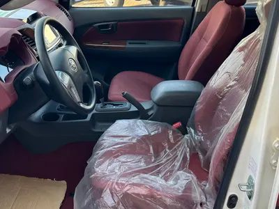 2014 تويوتا هاي لوكس غمارتين