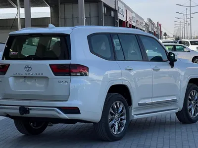 2025 تويوتا لاند كروزر جي اكس ار4