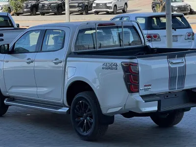 2025 ايسوزو بيكب غمارتين