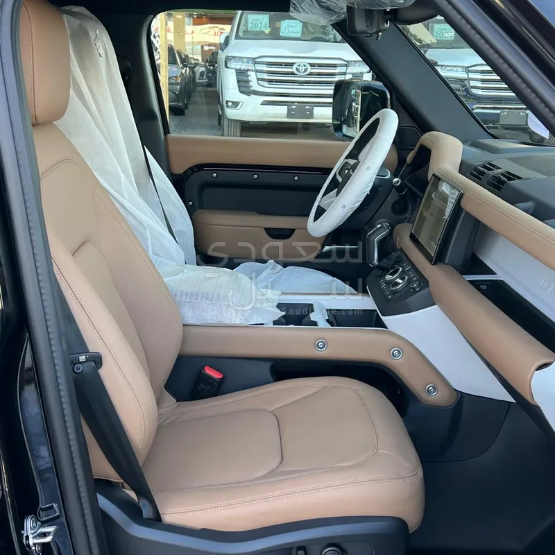 2025 لاند روفر ديفيندر اكس داينمك