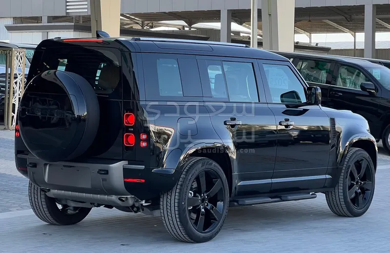 2025 لاند روفر ديفيندر اكس داينمك