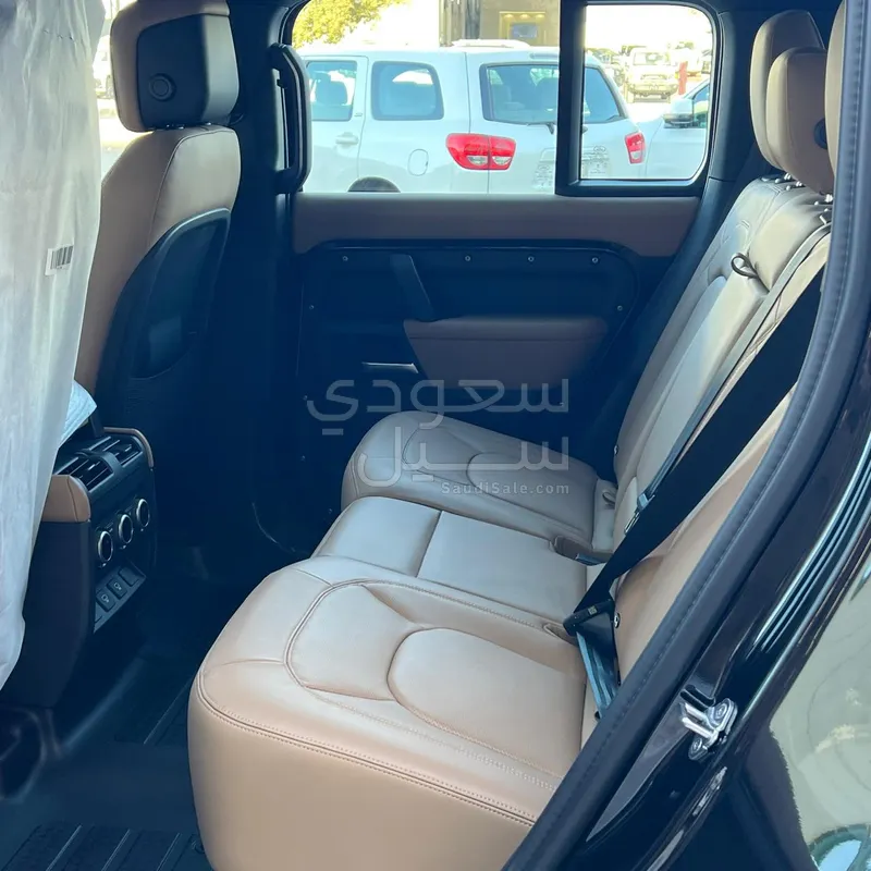 2025 لاند روفر ديفيندر اكس داينمك