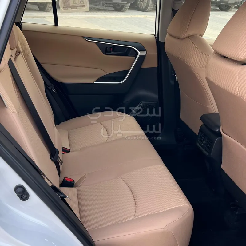 2023 تويوتا راف 4