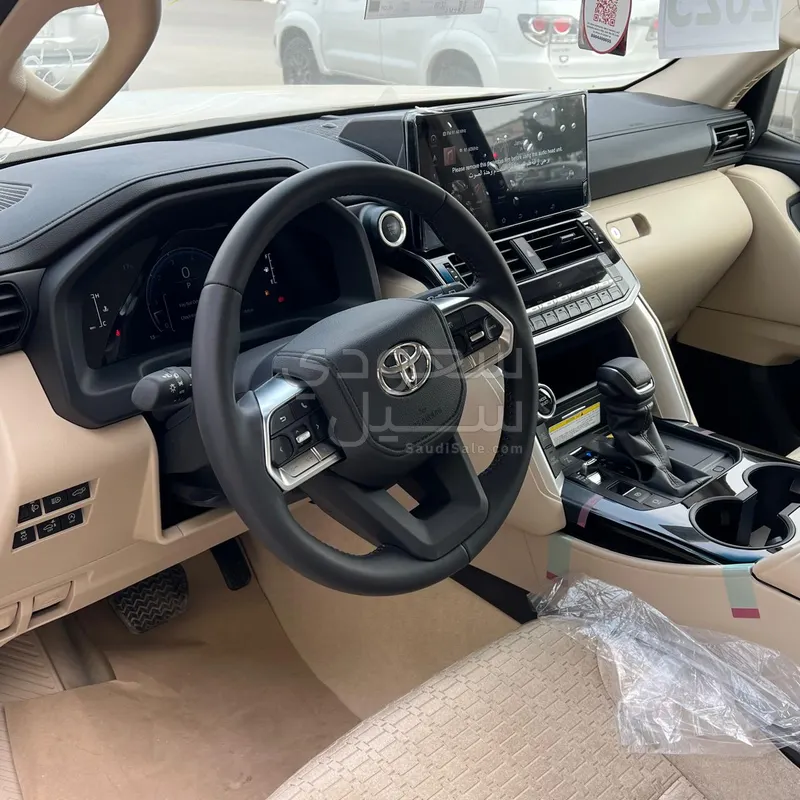 2025 تويوتا لاند كروزر جي اكس ار4