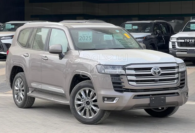 2025 تويوتا لاند كروزر جي اكس ار4