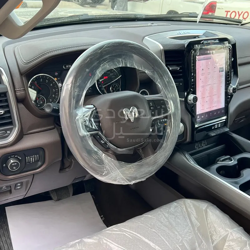 2025 دودج رام لارامي