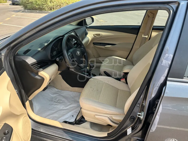 2021 تويوتا ياريس