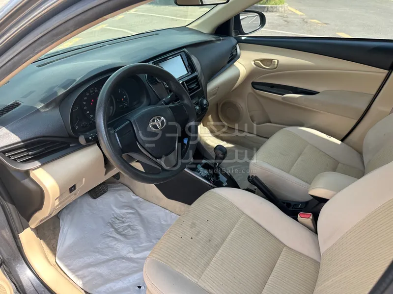 2021 تويوتا ياريس