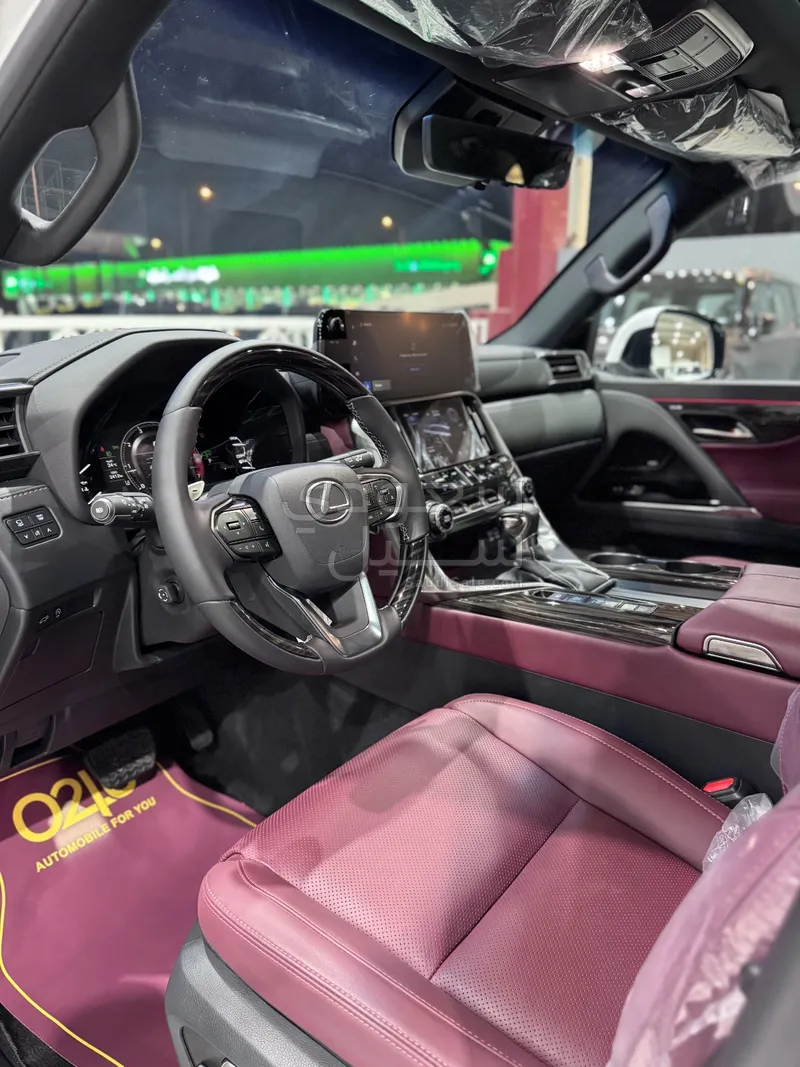 2024 لكزس إل إكس 600
