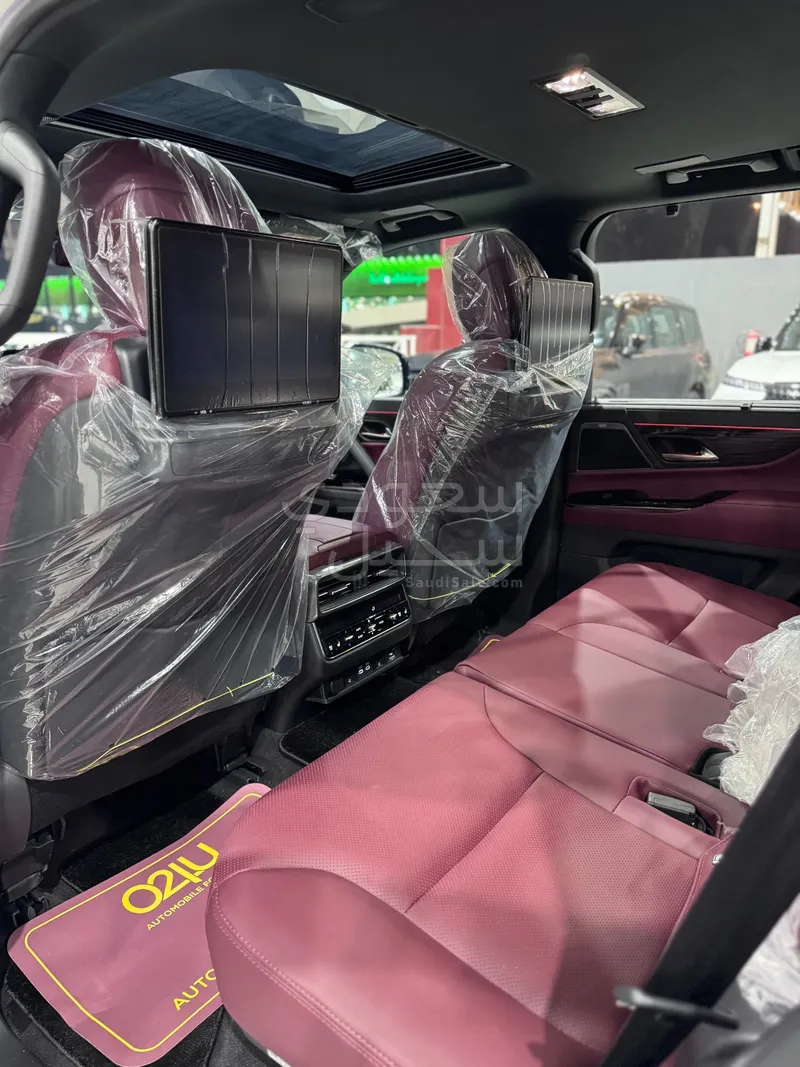 2024 لكزس إل إكس 600