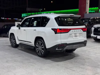 2024 لكزس إل إكس 600