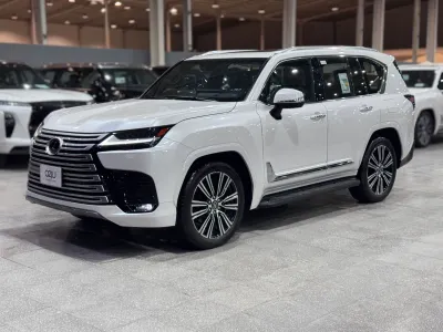 2024 لكزس إل إكس 600