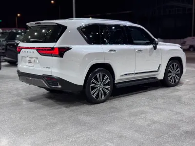 2024 لكزس إل إكس 600