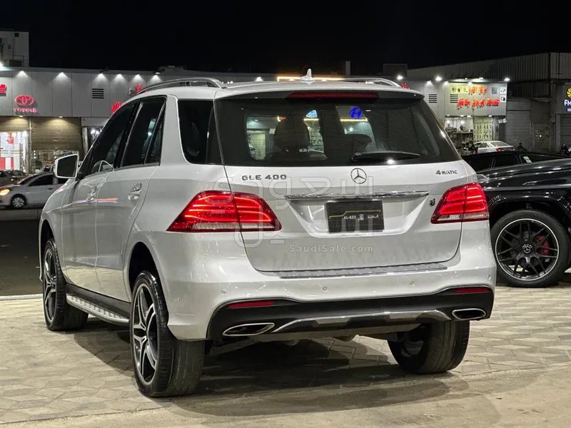 2016 مرسيدس - بنز جي إل إي 400