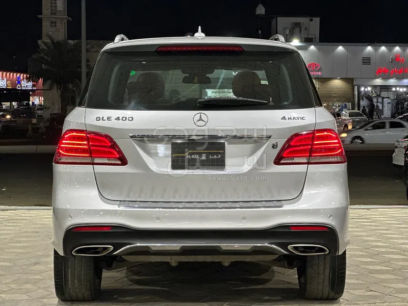 2016 مرسيدس - بنز جي إل إي 400