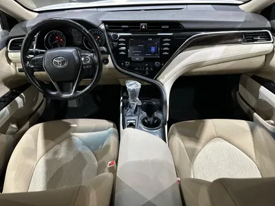 2018 تويوتا كامري جي ال اي