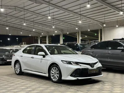 2018 تويوتا كامري جي ال اي