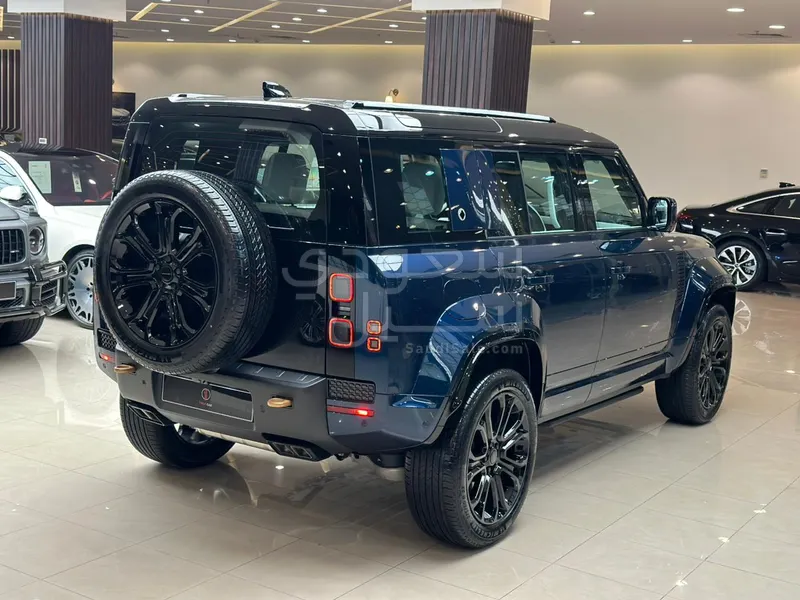 2026 لاند روفر ديفيندر اوكتا