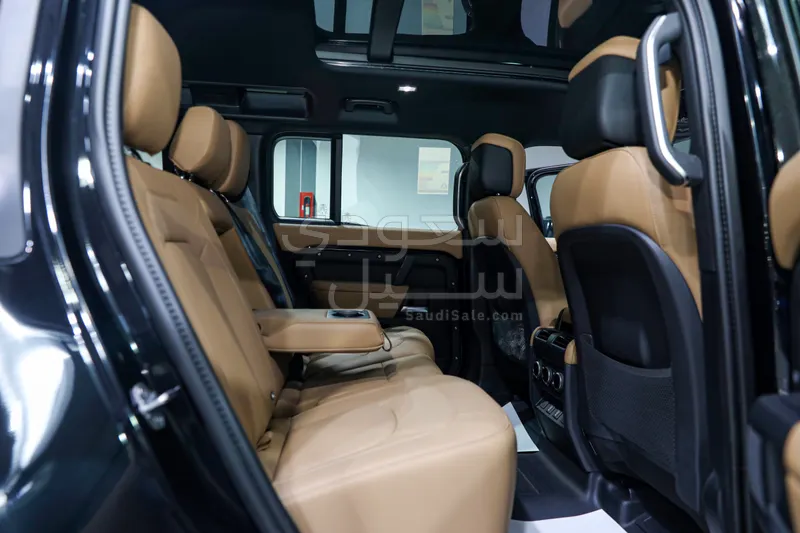 2026 لاند روفر ديفيندر اتش اس اي