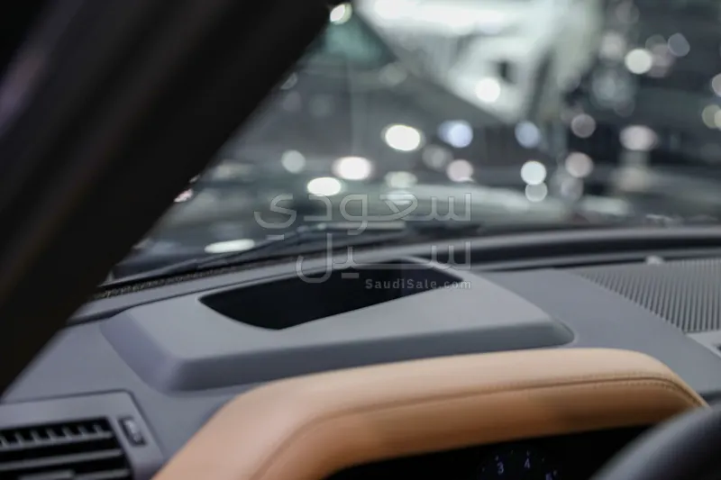 2026 لاند روفر ديفيندر اتش اس اي