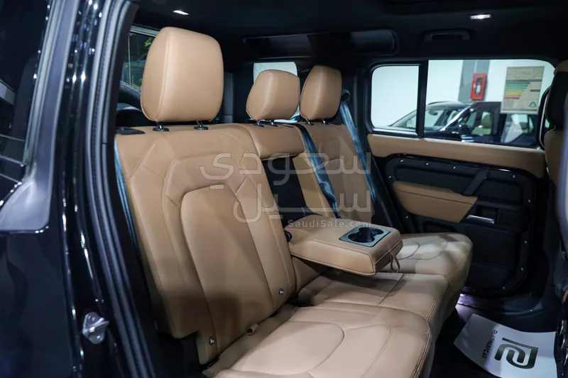 2026 لاند روفر ديفيندر اتش اس اي