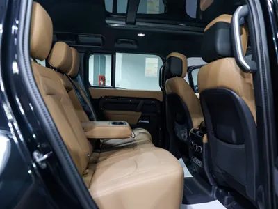 2026 لاند روفر ديفيندر اتش اس اي